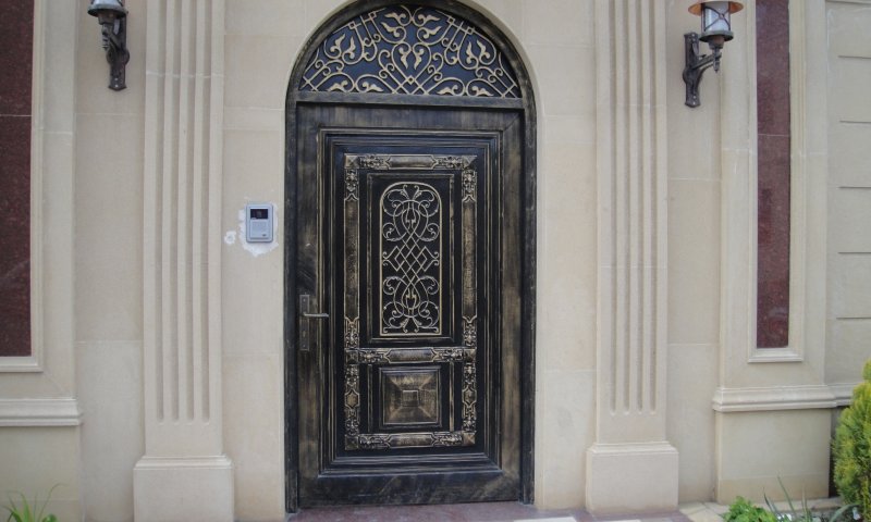 Qapılar